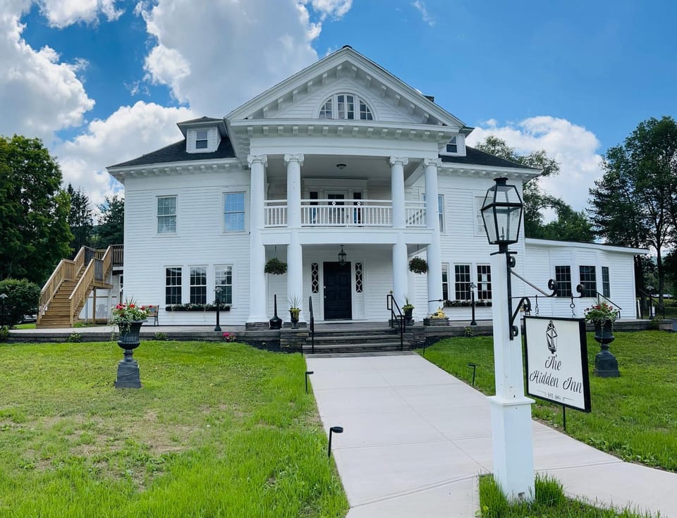 Property building, Restaurant/places to eat, Breakfast