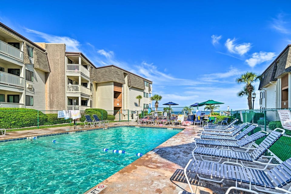 Myrtle Beach Condo w/ On-Site Pool & Beach Access House in Myrtle Beach