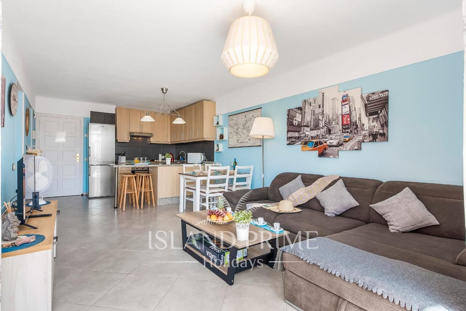 Kitchen or kitchenette, Living room, Seating area, Dining area, fireplace