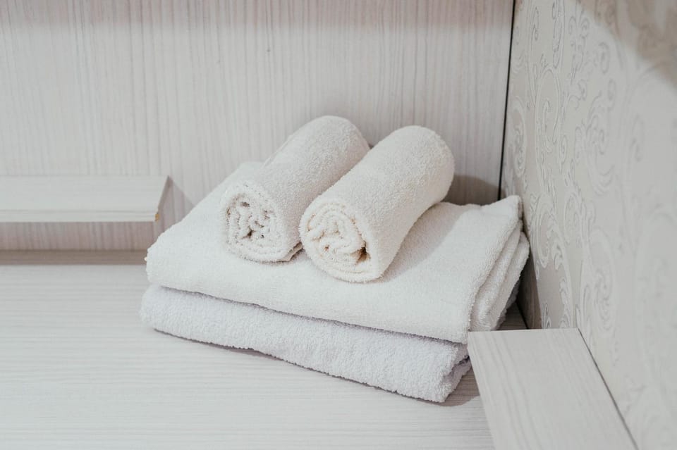 Bedroom, towels