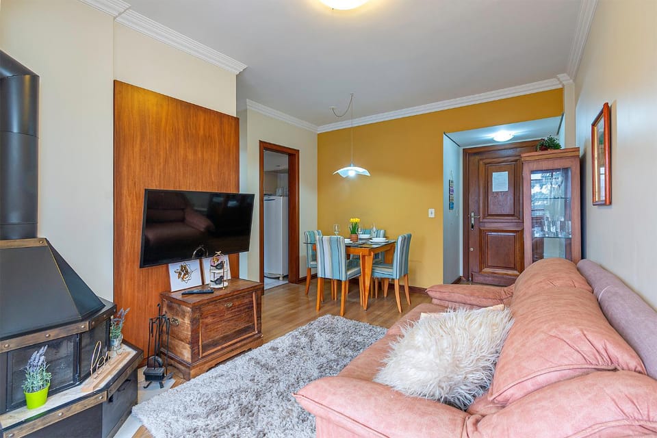 Communal lounge/ TV room, TV and multimedia, Kitchen or kitchenette, Living room, Seating area, Dining area, Evening entertainment