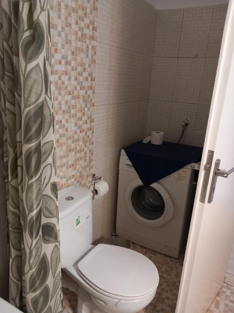 Bathroom, washing machine