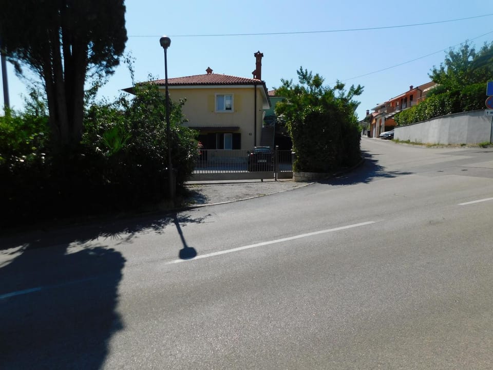 Property building, Neighbourhood