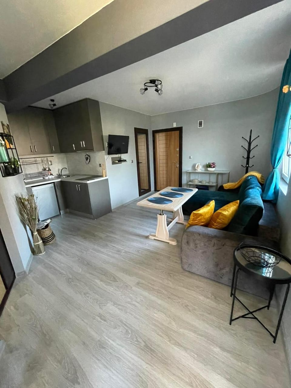 Kitchen or kitchenette, Living room