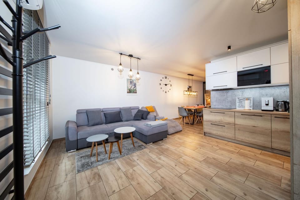 TV and multimedia, Coffee/tea facilities, Kitchen or kitchenette, Living room, Seating area, Dining area, oven, pet friendly