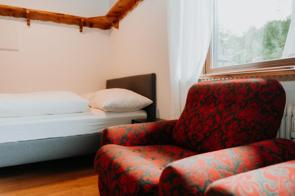 Bed, Photo of the whole room, Seating area, Bedroom