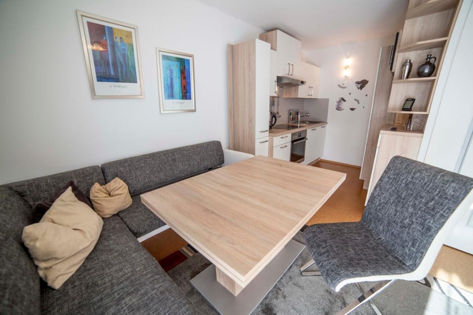 Dining area, kitchen