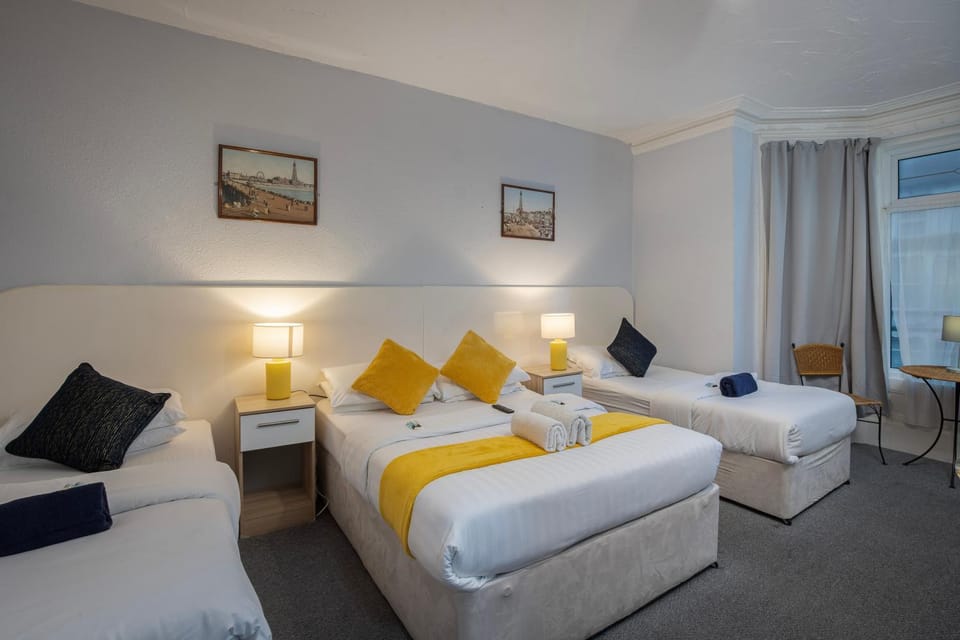 Bedroom, towels
