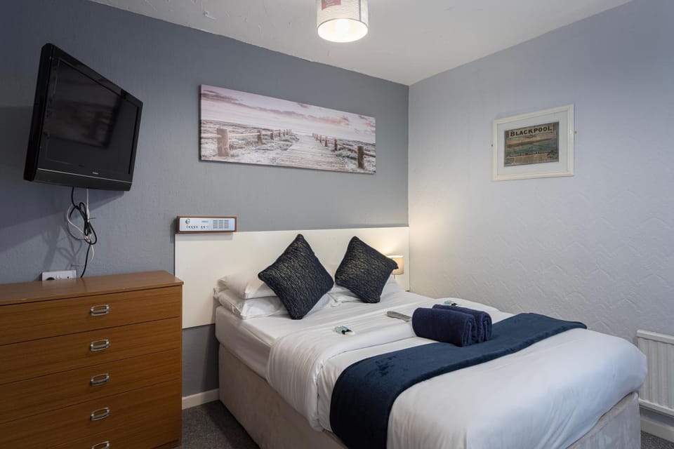 TV and multimedia, Bedroom, towels