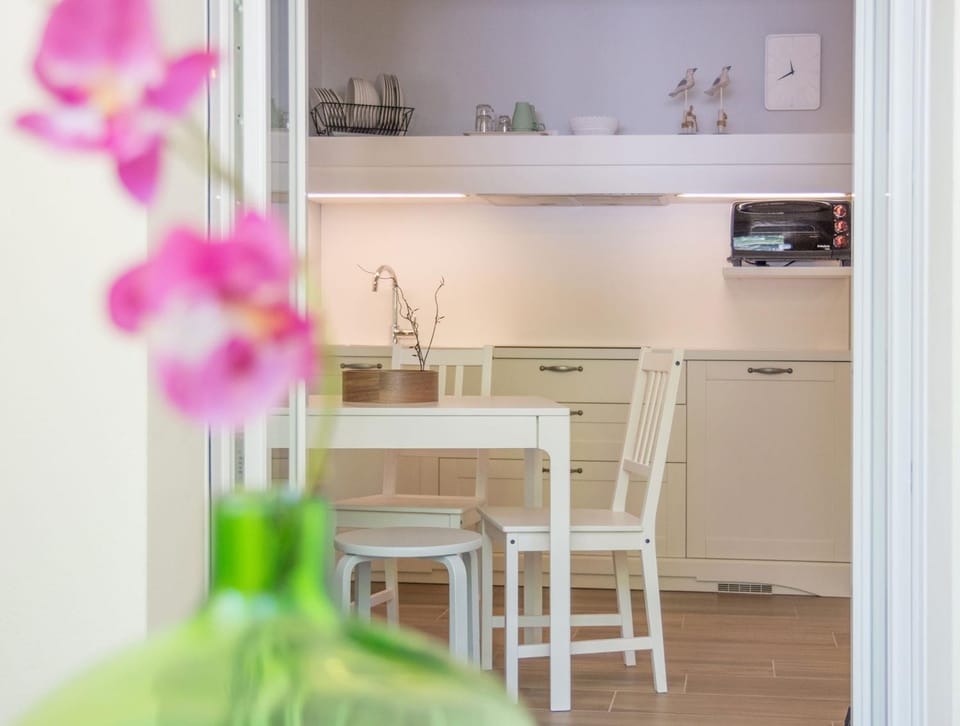 Balcony/Terrace, Kitchen or kitchenette, Living room, Decorative detail, Seating area