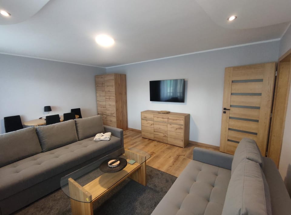 Communal lounge/ TV room, TV and multimedia, Living room, Seating area