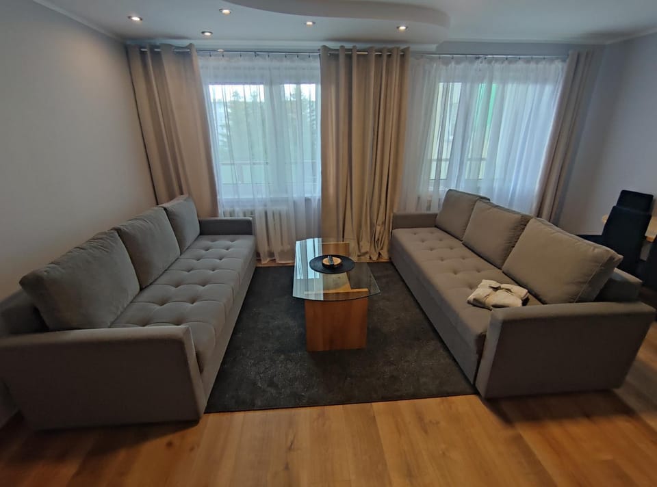 Communal lounge/ TV room, Living room, Seating area