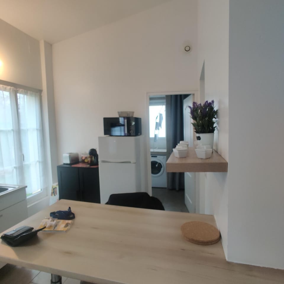 Maison 3 chambres. cour Privative 2 places de parking privatives Apartment in Centre-Val de Loire