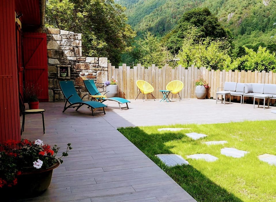 Patio, Garden view