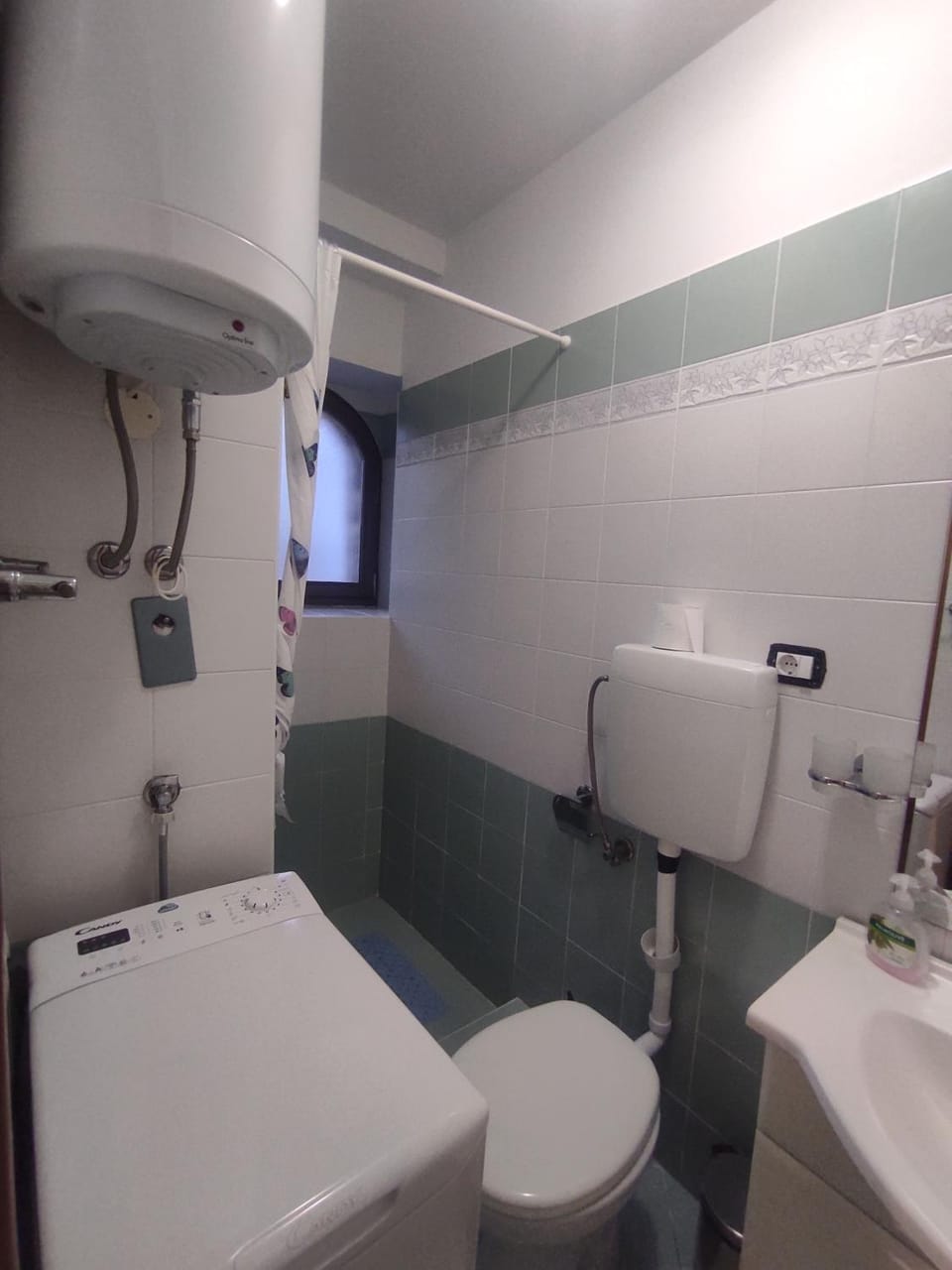 Shower, Toilet, Bathroom, washing machine