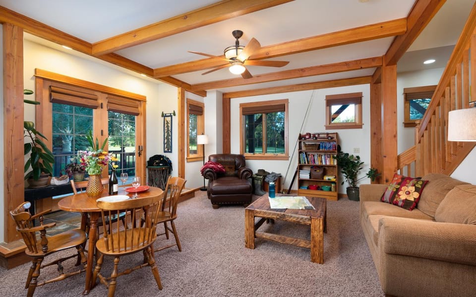 Living room, Dining area
