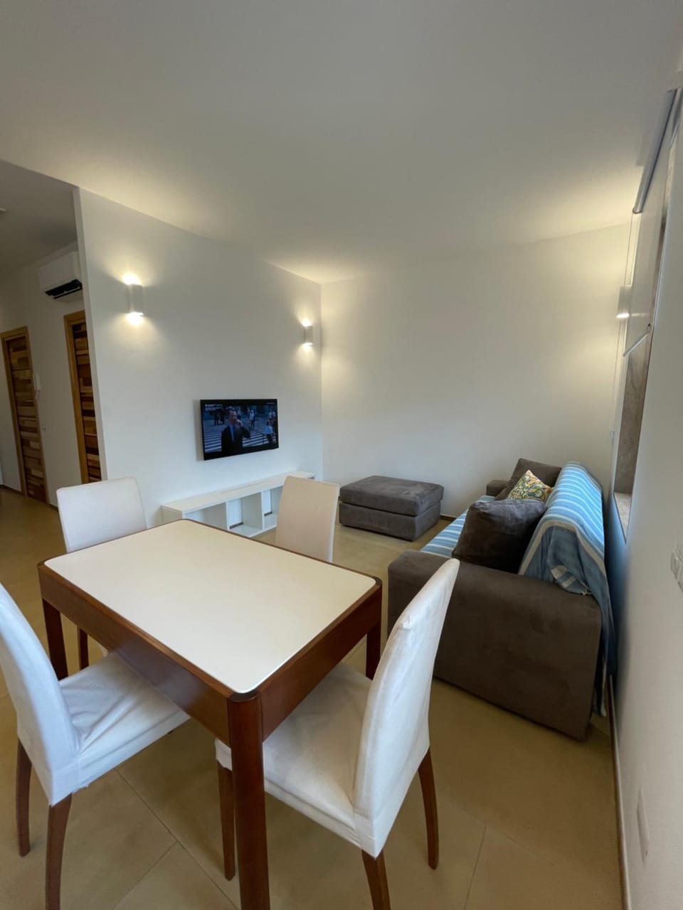 TV and multimedia, Living room, Dining area