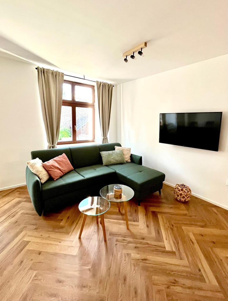 TV and multimedia, Living room
