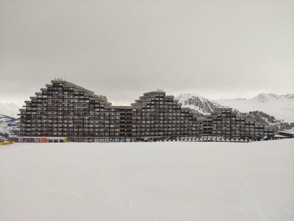 Studio Charmant Skis aux Pieds · Animaux Bienvenus Apartment in Mâcot-la-Plagne
