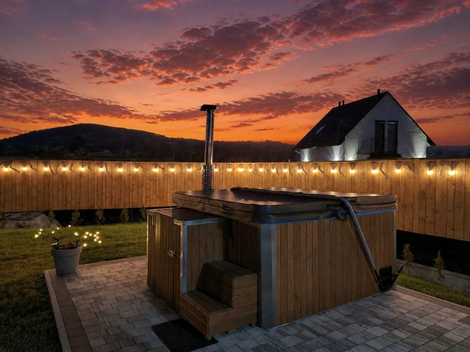 Property building, Hot Tub