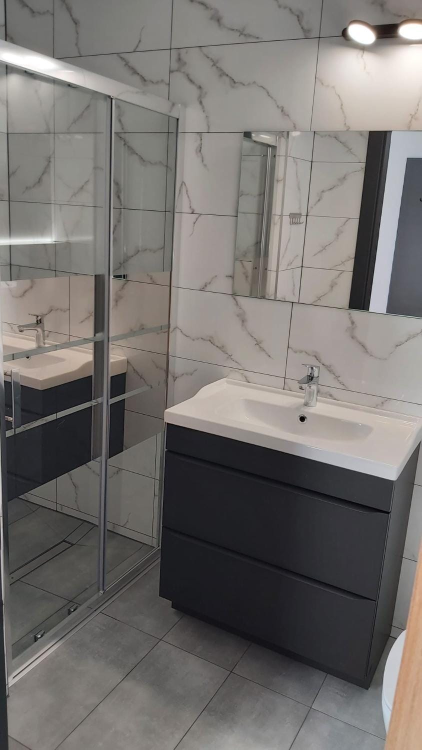 Shower, Bathroom