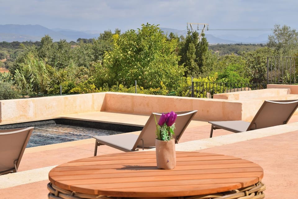 Patio, Off site, Day, Natural landscape, View (from property/room), Balcony/Terrace, Seating area, Pool view, Swimming pool, sunbed
