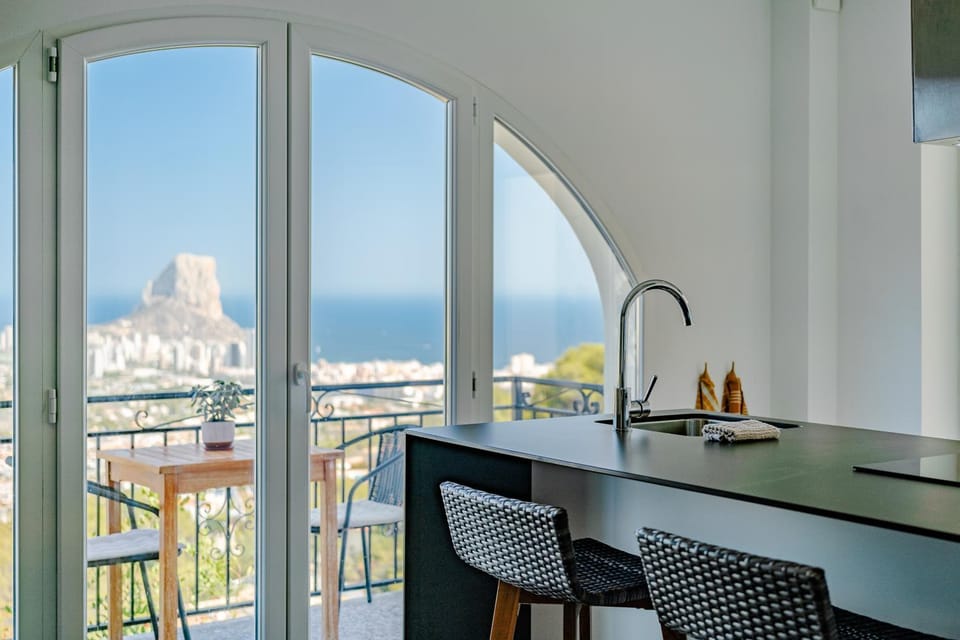 View (from property/room), View (from property/room), City view, City view, Sea view, Sea view, kitchen