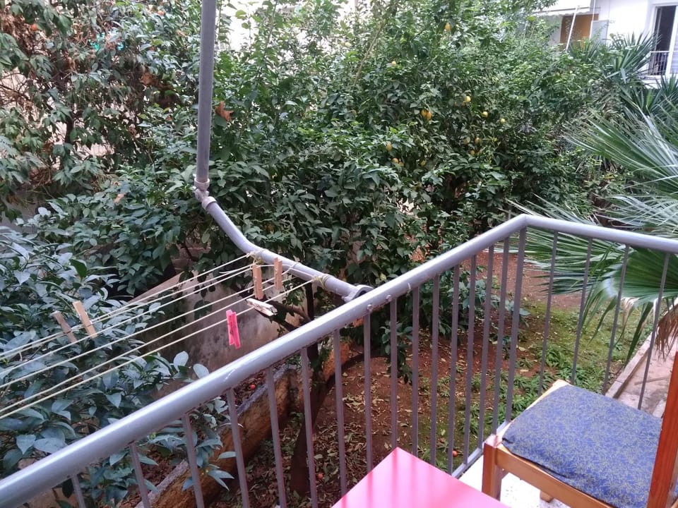 View (from property/room), Balcony/Terrace, Garden view