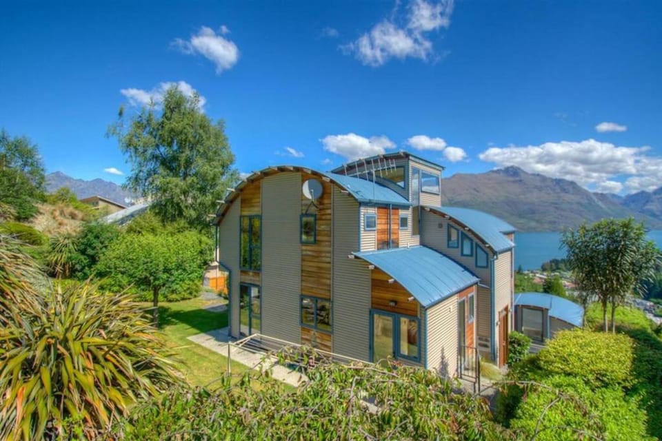 Property building, Garden, Garden view, Lake view, Mountain view