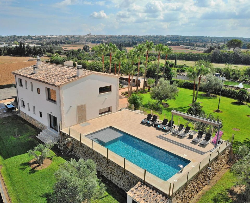 Property building, Patio, Natural landscape, Bird's eye view, Garden, Garden view, Garden view, Pool view, Pool view, Swimming pool, Swimming pool