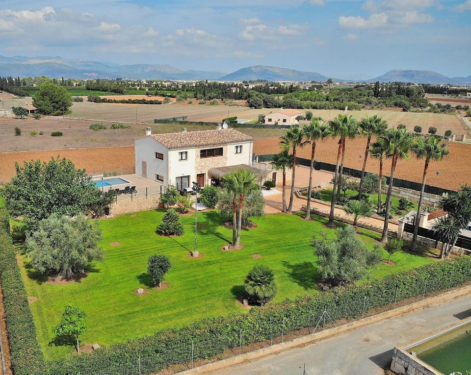 Property building, Patio, Facade/entrance, Natural landscape, Bird's eye view, Garden, Garden view, Garden view, Mountain view, Pool view, Pool view, Swimming pool