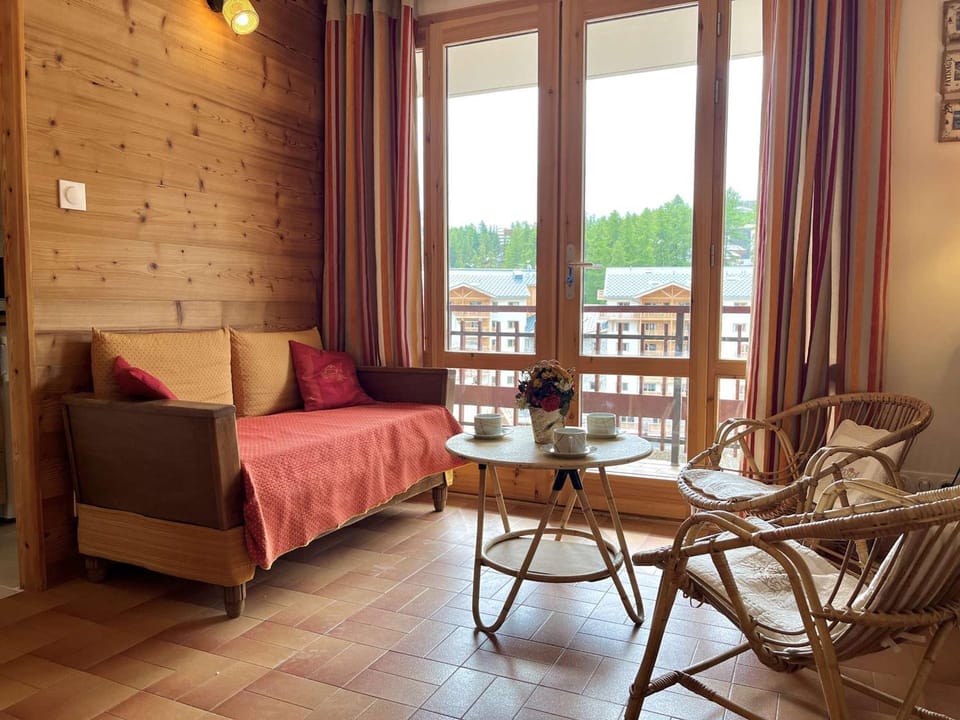 Studio confortable à Vars, 4 couchages, à 100m des pistes, proche commerces, parfait pour vacances - FR-1-330B-195 Apartment in Provence-Alpes-Côte d'Azur
