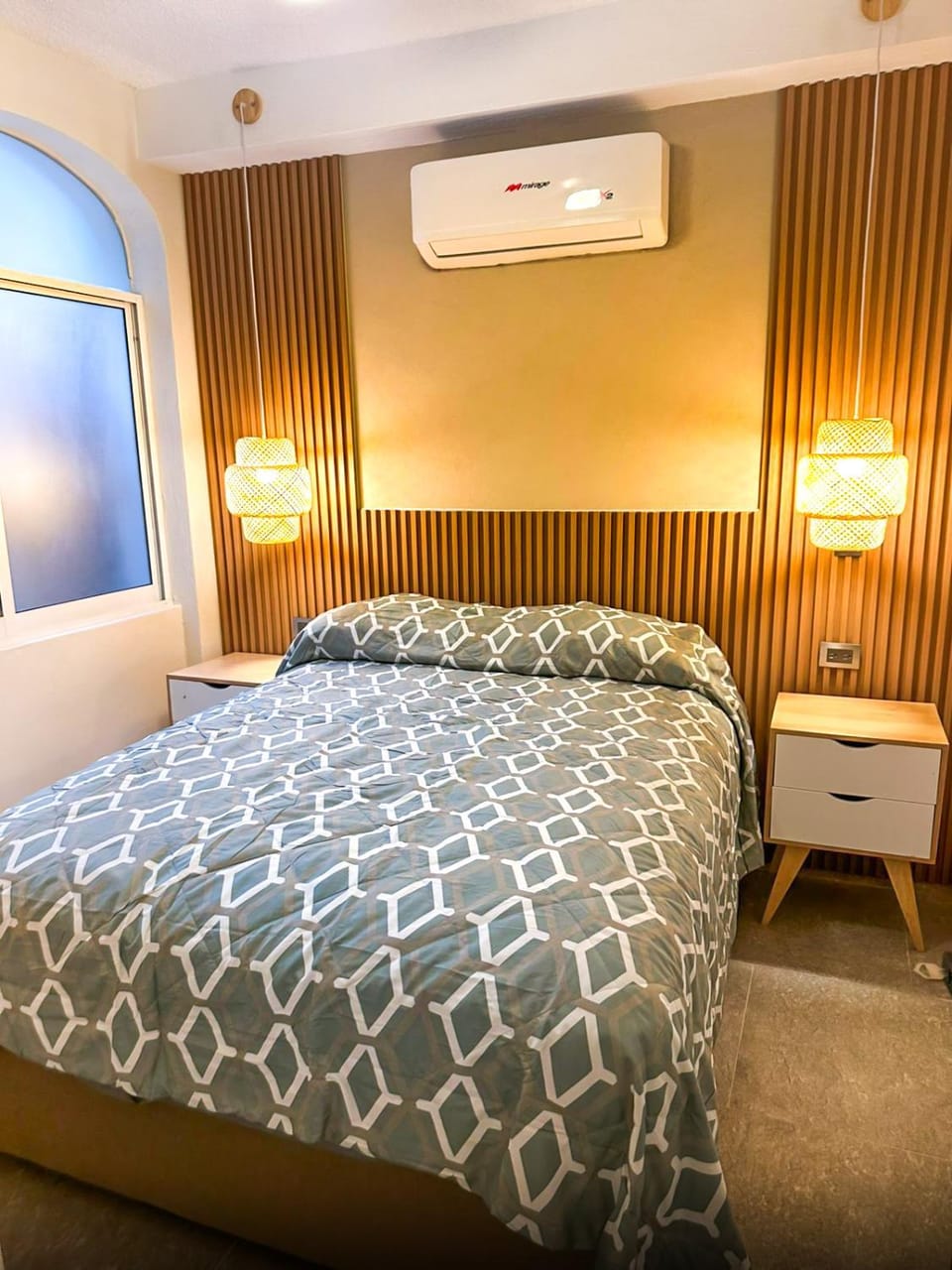 Bed, Photo of the whole room, Bedroom