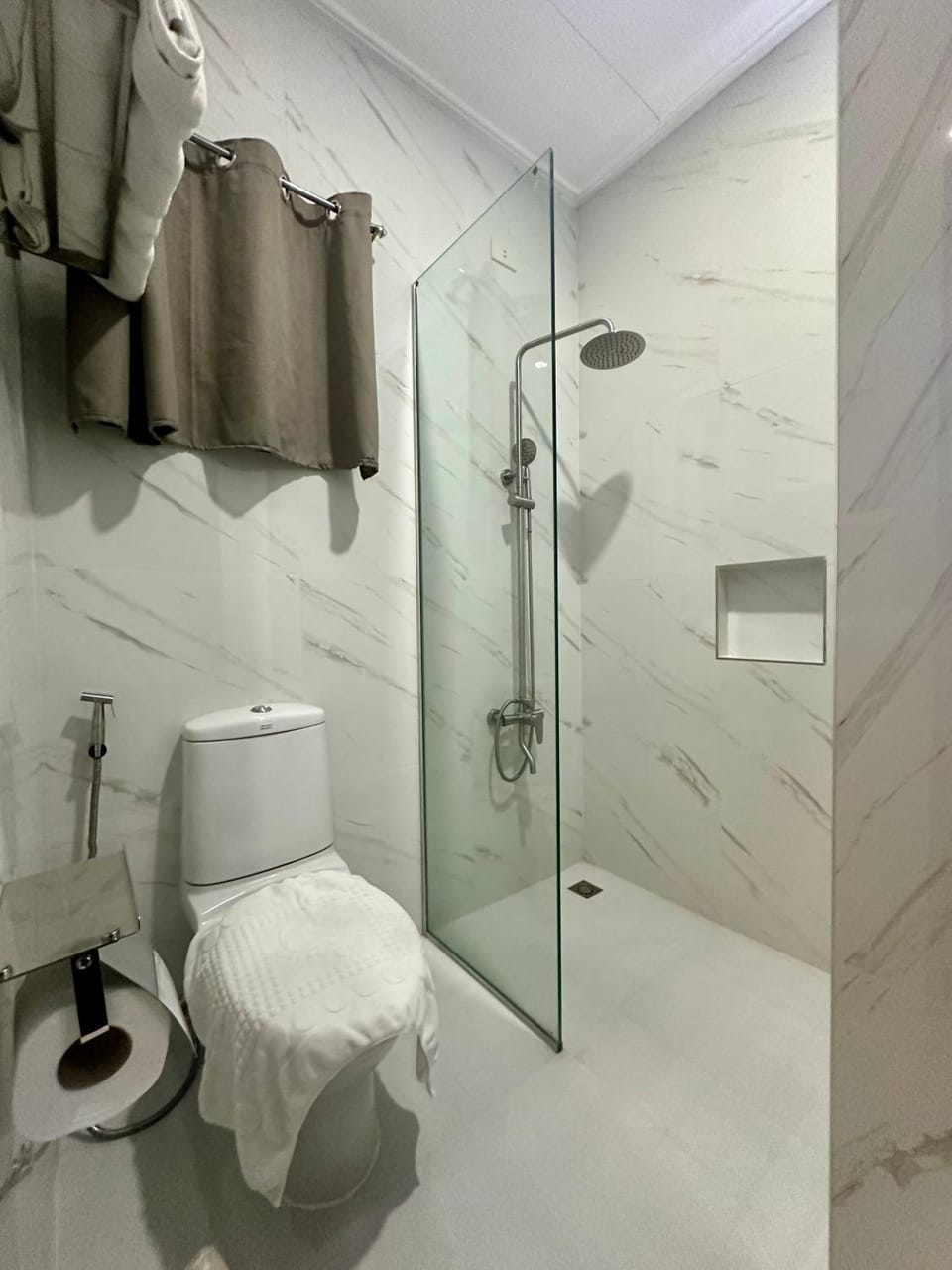 Shower, Toilet, Bathroom