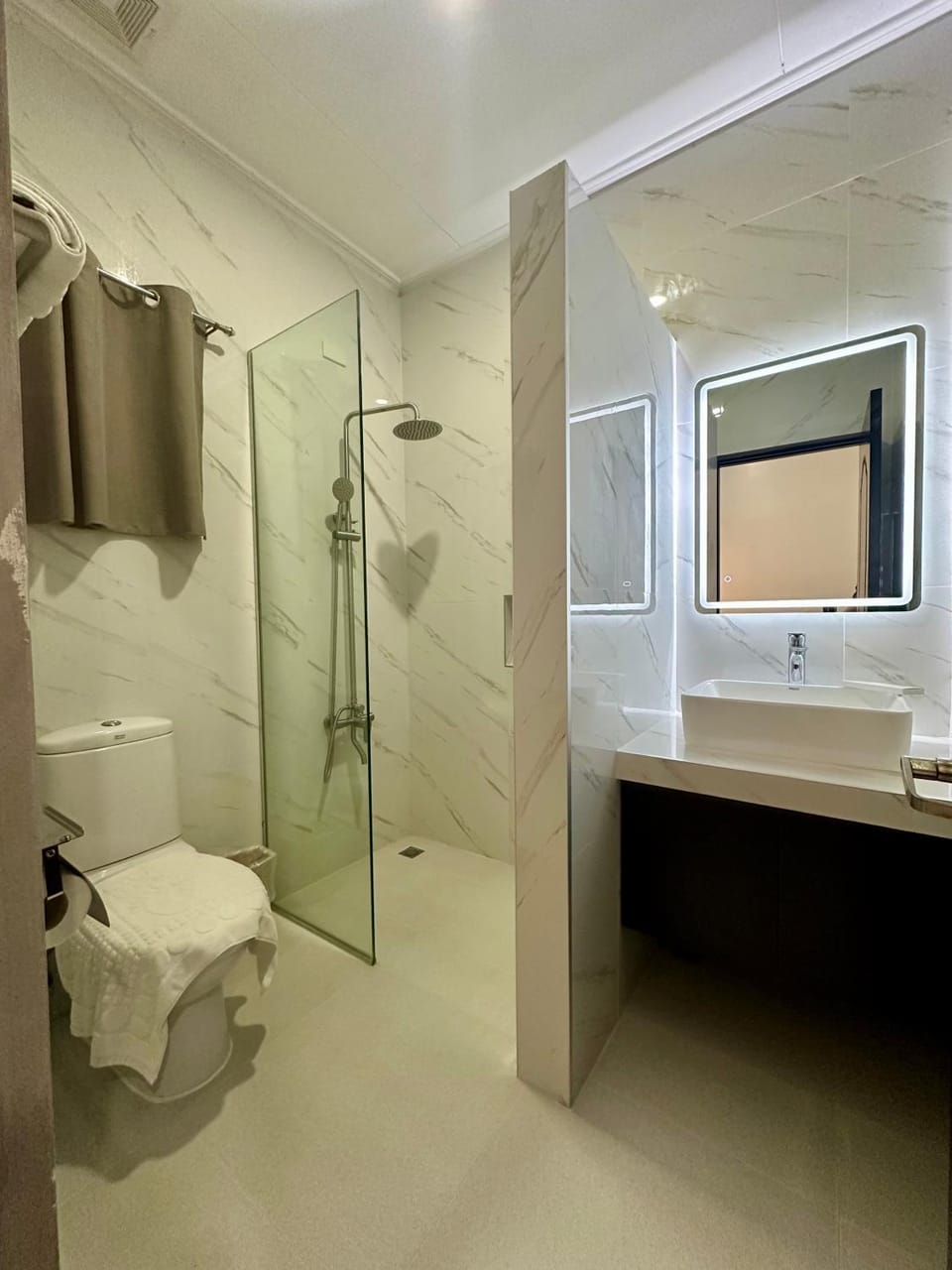 Shower, Toilet, Bathroom