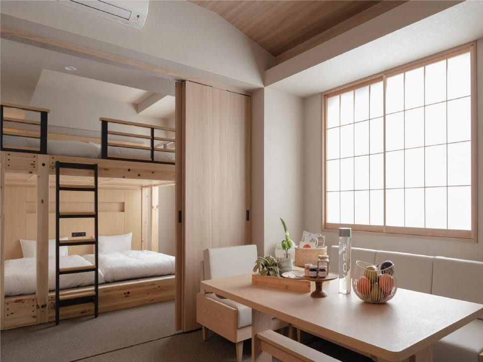Bed, Living room, Photo of the whole room, Seating area, Dining area, Bedroom