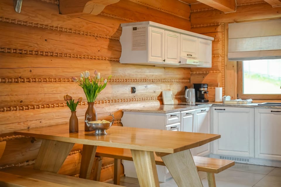 Coffee/tea facilities, Kitchen or kitchenette, Dining area, dishwasher, oven, pet friendly, stove, toaster