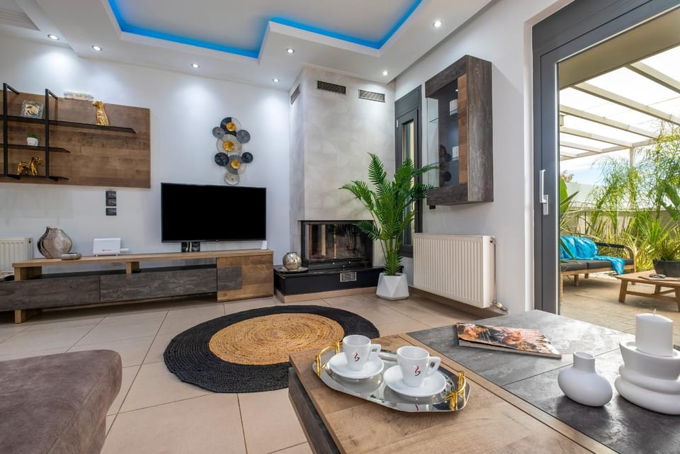 TV and multimedia, Balcony/Terrace, Living room, Decorative detail, flat iron
