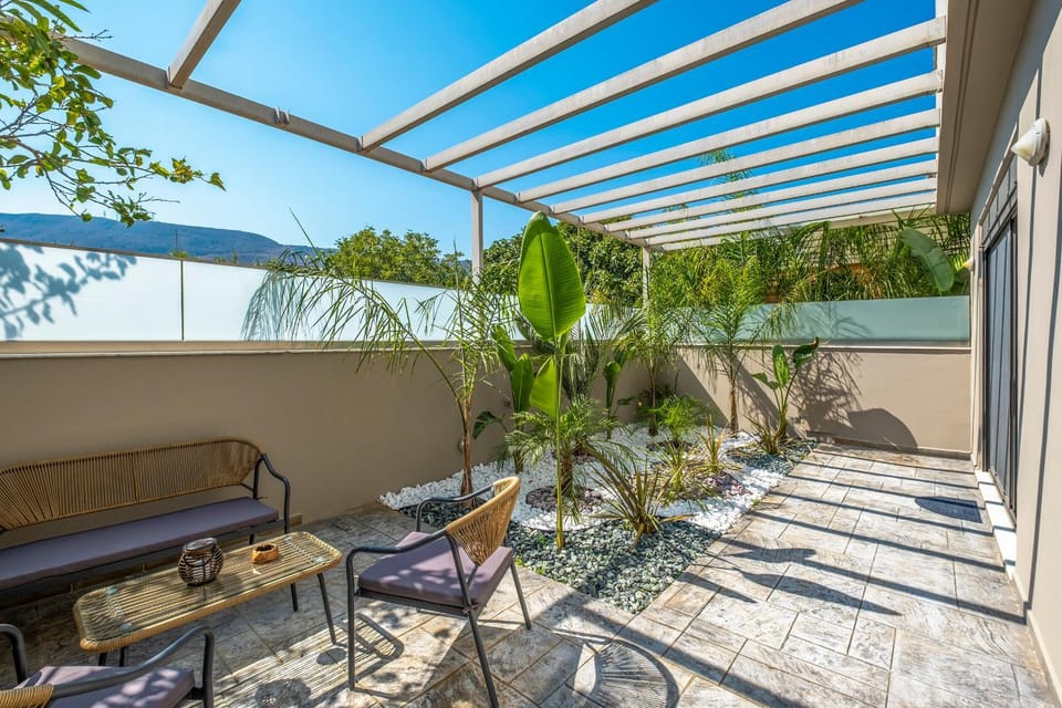 Day, Garden, View (from property/room), Balcony/Terrace, Dining area, Garden view