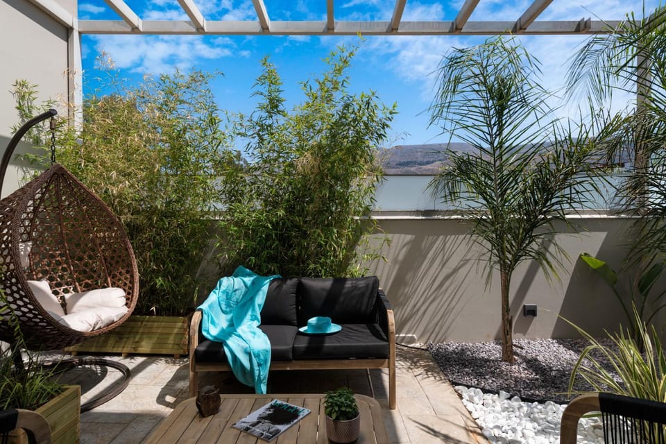 Garden, Garden, Balcony/Terrace