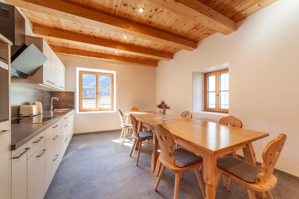 Property building, Kitchen or kitchenette, Living room