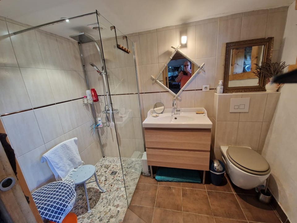 Bathroom, Living room