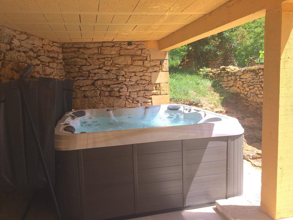 Hot Tub, Spa and wellness centre/facilities