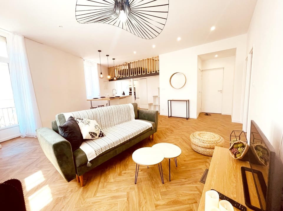 Kitchen or kitchenette, Living room, Seating area