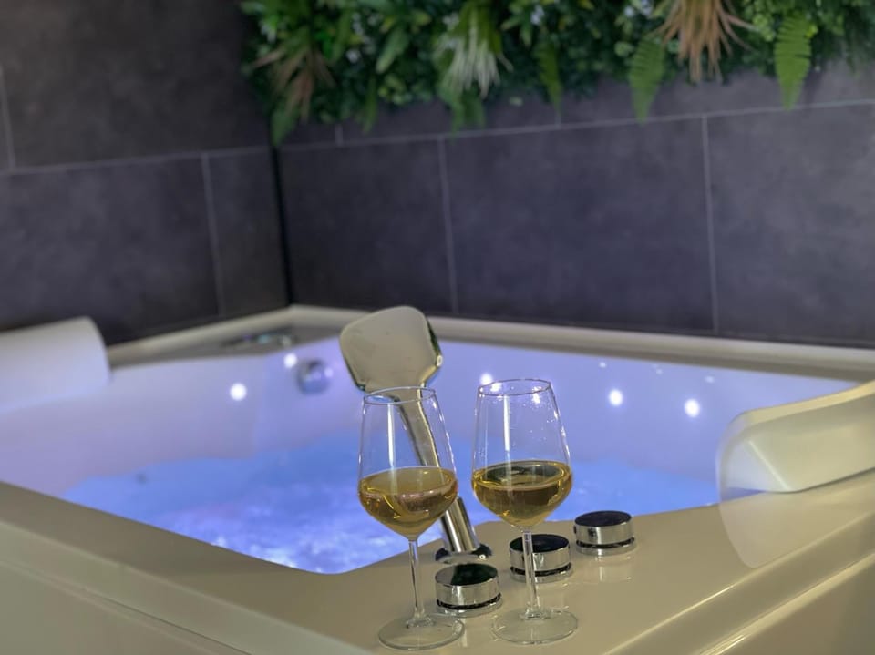 Bathroom, Bath