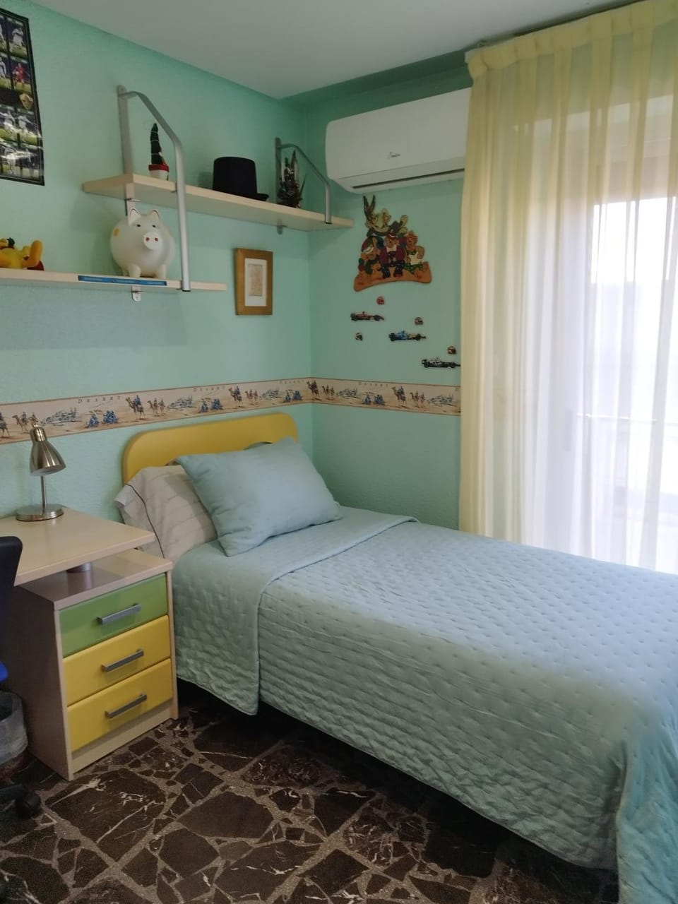 Bed, Photo of the whole room, Bedroom, heating, air conditioner