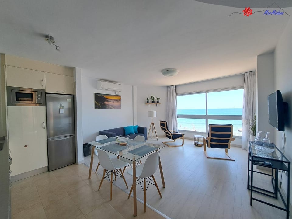 Living room, Dining area, Sea view