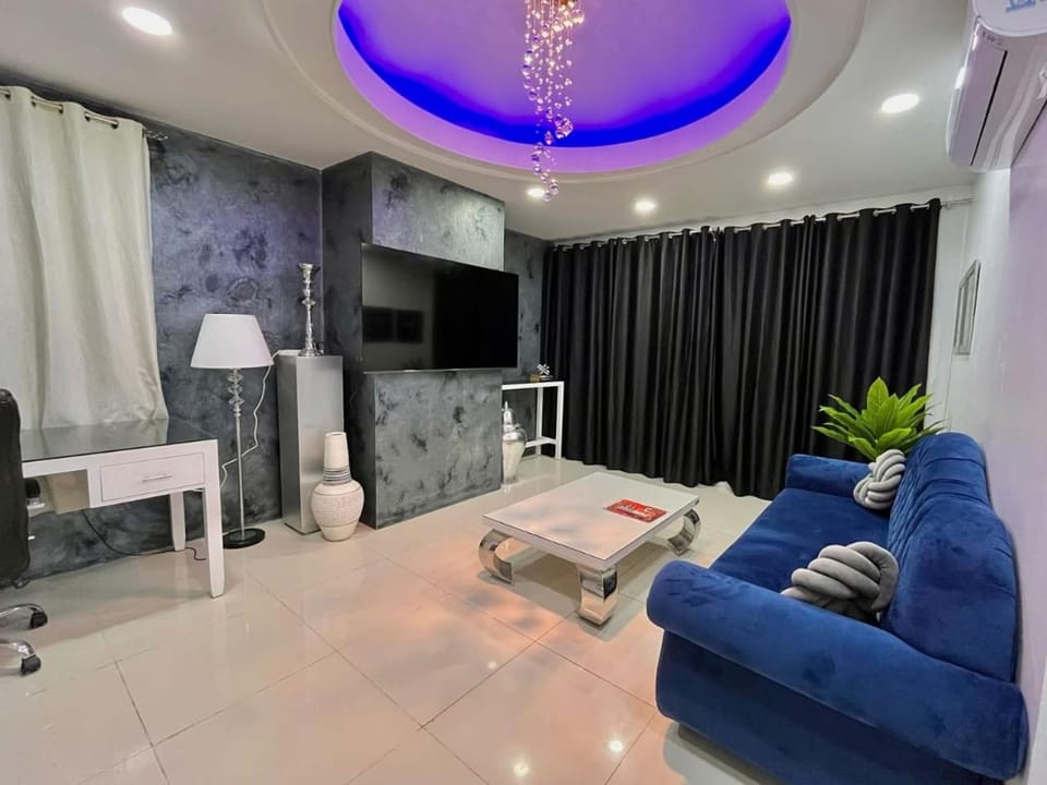 Sheryll Spaces - Kandi Tower 3 Spacious 2 bedroom, Home comfort & hotel amenities Apartment in Angeles