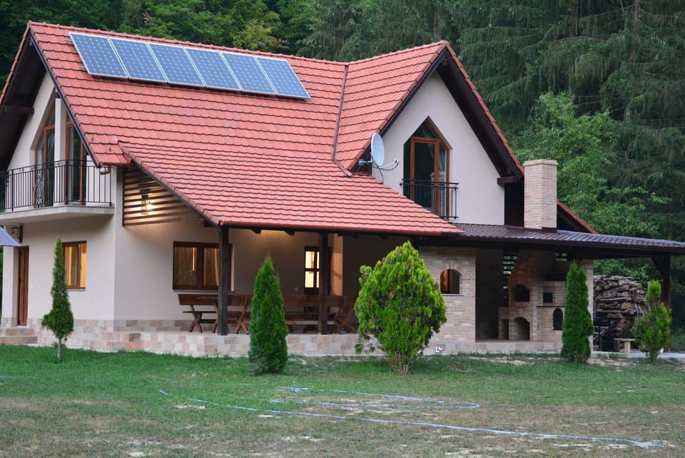 cabana din padure House in Romania