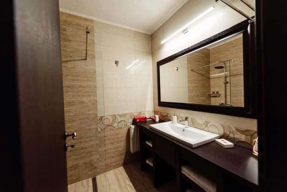 Pensiunea Emris Bed and Breakfast in Romania